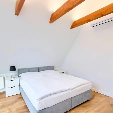 In - Stare שצ'צ'ין