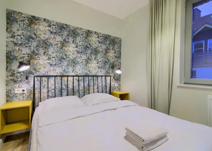 In - Stare Aparthotel